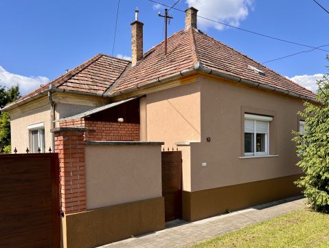 Eladó Ház 8500 Pápa 
