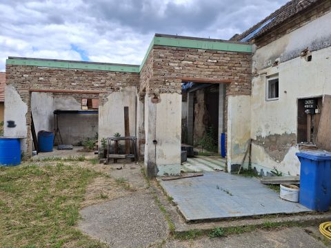 Eladó Ház 9100 Tét Kis Köz