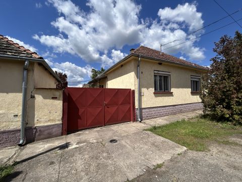 Eladó Ház 6521 Vaskút , Vaskút csendes utcájában