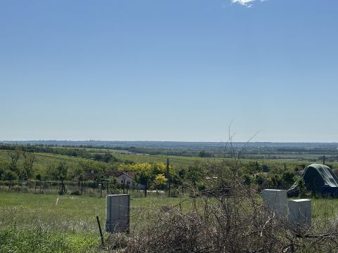 Eladó Telek 8097 Nadap , Csendes utcában