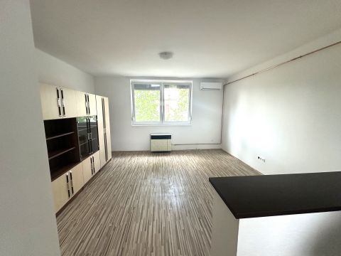 Eladó Lakás 6000 Kecskemét 