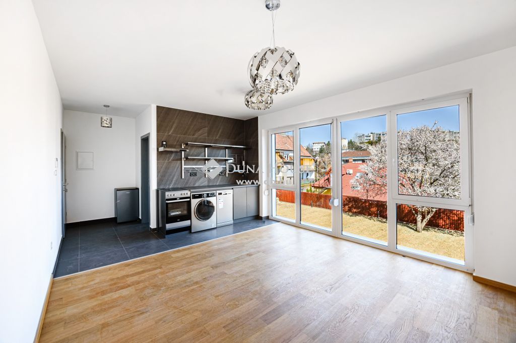 1025 Budapest 2. kerület , Kiváló lokáció-Sétatávolságra a Kolosy tér-Kertkapcsolat — 1/8