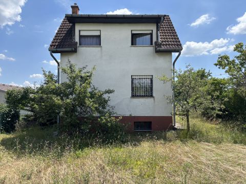 Eladó Ház 2335 Taksony 