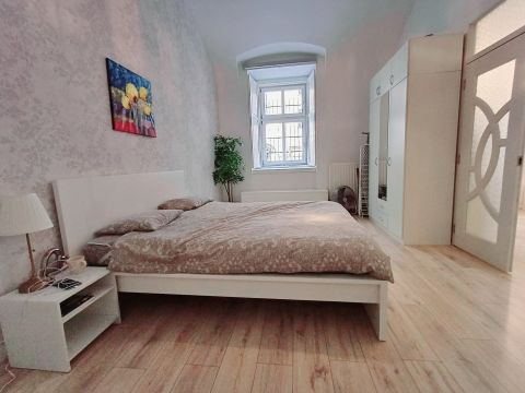 Eladó Lakás 1066 Budapest 6. kerület 