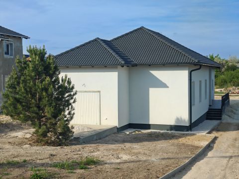 Eladó Ház 2030 Érd , Érd-Parkváros, Sóskúti út környékén