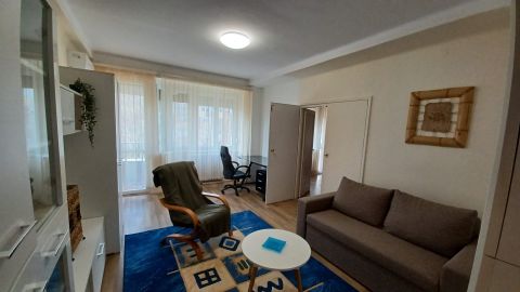 Kiadó Lakás 7633 Pécs Liftes-tégla-kiserkélyes-kiadó lakás-Esztergár!