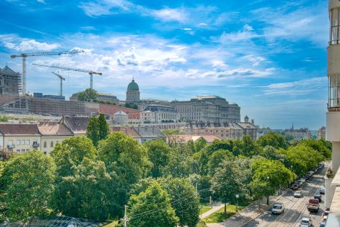 Eladó Lakás 1016 Budapest 1. kerület , Krisztina tér-Horváth Kert -Panorámás-lodzsás-felújított