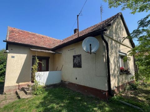 Eladó Ház 2434 Hantos , 2434 Hantos, Központ