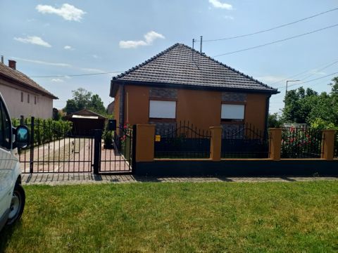 Eladó Ház 3000 Hatvan 