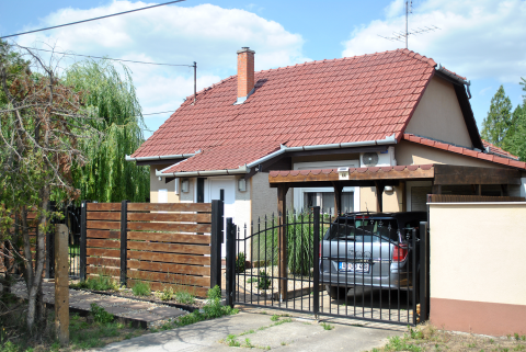Eladó Ház 6000 Kecskemét 83 m2-es családi otthon Katonatelep csendes részén