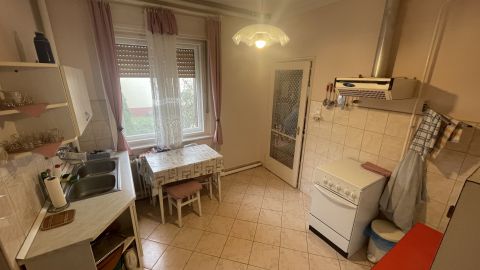 Eladó Ház 2750 Nagykőrös Kertvárosi részen 100 m2-es tégla építésű ház
