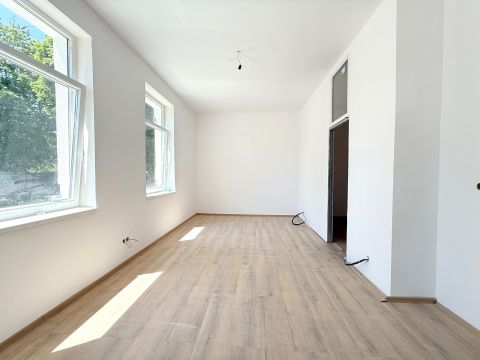 Eladó Lakás 1205 Budapest 20. kerület , Felújított kis lakás a 20. kerületben, jó közlekedéssel