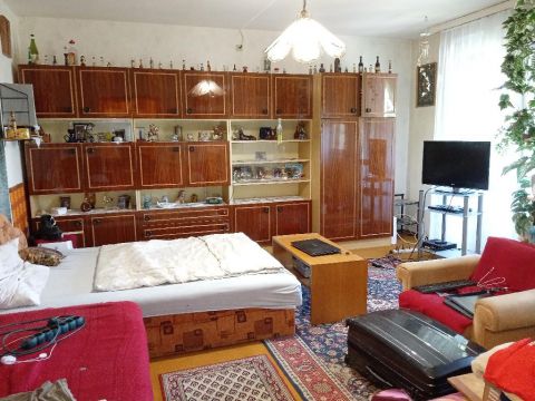 Eladó Lakás 8400 Ajka , 8400 Ajka, csendes