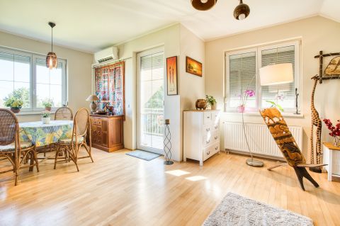Eladó Lakás 1112 Budapest 11. kerület Sasadon, újszerű panorámás ingatlan erkéllyel és garázzsal!