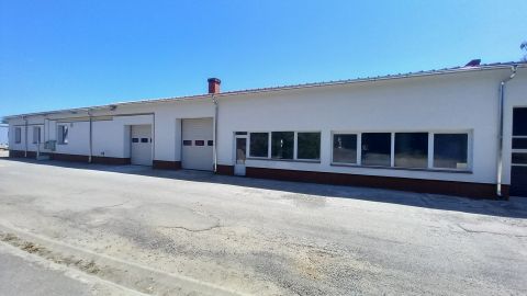 Kiadó Üzlethelyiség 4225 Debrecen , Józsa közpotni részén kiadó raktár, vagy üzleti helyiség