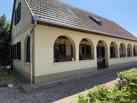 Eladó Ház 8646 Balatonfenyves 
