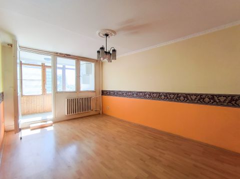 Eladó Lakás 1039 Budapest 3. kerület Lukács György utcában 51 nm, 4. emelti, erkélyes, 2 szobás