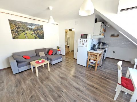 Eladó Lakás 2225 Üllő 