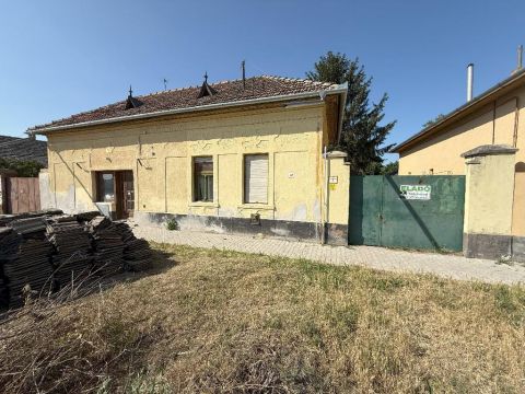 Eladó Ház 6060 Tiszakécske , 6060 Tiszakécske, Központ