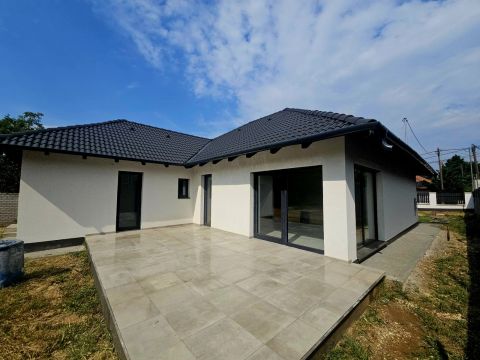 Eladó Ház 2030 Érd , Parkváros