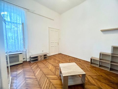 Eladó Lakás 1055 Budapest 5. kerület , 1055 Budapest 5, Nyugati pályaudvar