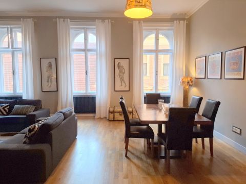 Eladó Lakás 1061 Budapest 6. kerület , Belvárosi ingatlan az Andrássy út, Erzsébet tér és Opera köz