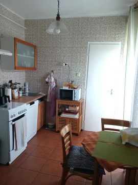 Eladó Ház 4079 Debrecen , Debrecen-Bánk, csendes aszfaltozott utcájában