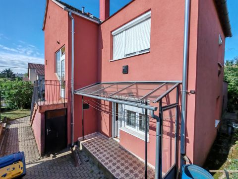 Eladó Lakás 8800 Nagykanizsa , Nagykanizsán földszintes lakás garázzsal eladó! 