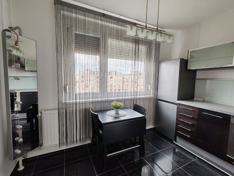 Eladó Lakás 2800 Tatabánya 