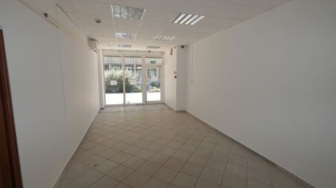 Kiadó Üzlethelyiség 8900 Zalaegerszeg , Belváros