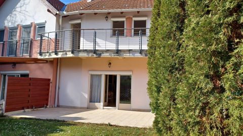 Kiadó Ház 7634 Pécs , Kertkapcsolatos sorházi lakás Ürögben kiadó! 