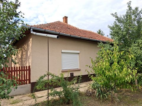 Eladó Ház 5932 Gádoros , Központhoz közel