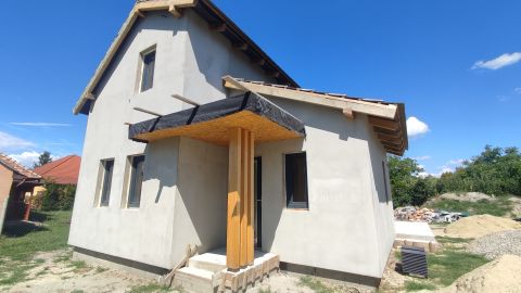 Eladó Ház 8648 Balatonkeresztúr , Hullám utcai strandtól 10 percre újépítésű nyaraló (A)
