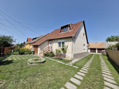 Eladó Ház 2921 Komárom 