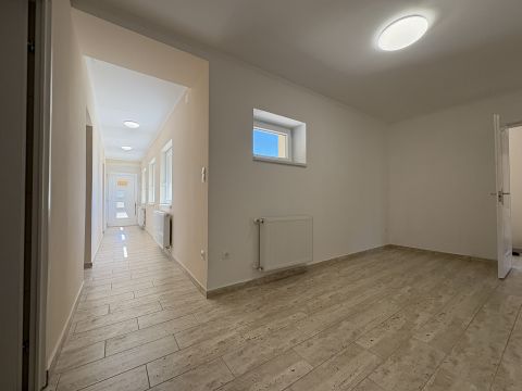 Eladó Ház 2370 Dabas , 3 szoba+ nappalis felújított ingatlan Dabason