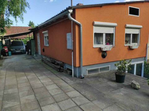 Eladó Ház 6000 Kecskemét Több generációs családi ház a Szeleifaluban