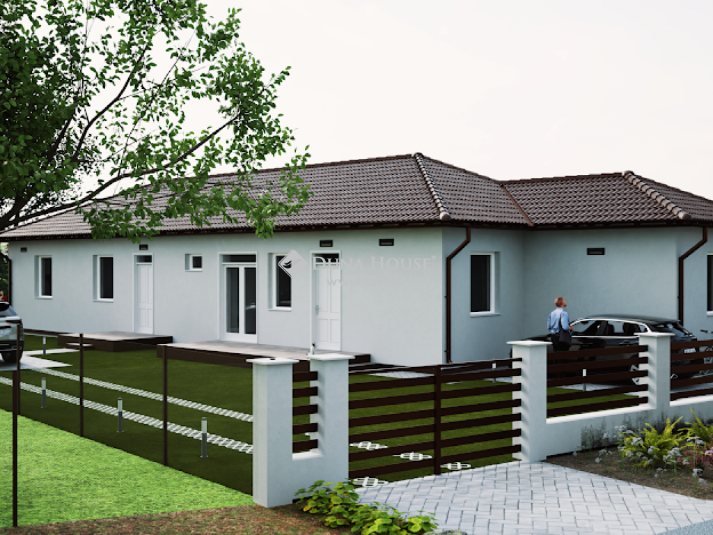 2721 Pilis , Vasútállomáshoz közel — 1/7