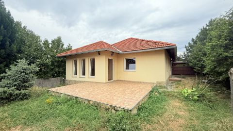 Eladó Ház 2013 Pomáz , Boglárka utca