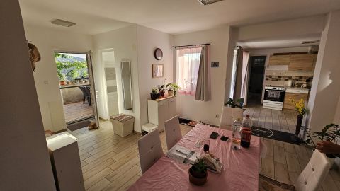 Eladó Ház 2490 Pusztaszabolcs , Pusztaszabolcs csendes környéken.