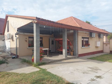 Eladó Ház 6070 Izsák 