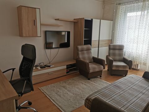 Eladó Lakás 2800 Tatabánya 
