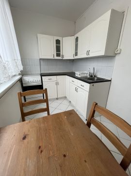 Eladó Lakás 6000 Kecskemét , 2 szobás, erkélyes lakás