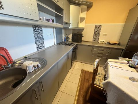 Eladó Ház 6044 Kecskemét , TÖBB lakással kialakított jó állapotú ház!