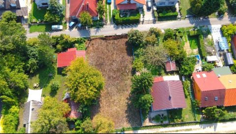 Eladó Telek 8646 Balatonfenyves , Csendes családias környék