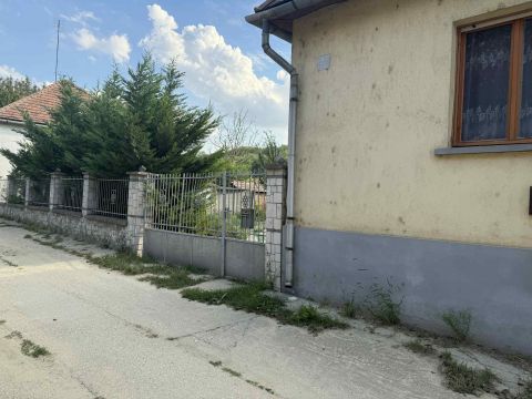 Eladó Ház 2523 Sárisáp 