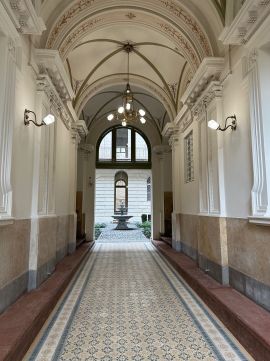Eladó Lakás 1062 Budapest 6. kerület Különleges kivitelezésű palotalakás a Kodály Köröndön!!!