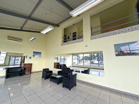 Eladó Üzlethelyiség 2451 Ercsi 2451 Ercsi, Központi