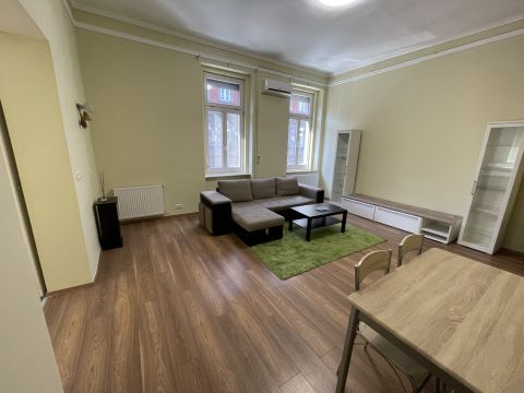Eladó Lakás 1071 Budapest 7. kerület A Keletitől pár perc sétára