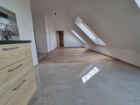 Eladó Lakás 1064 Budapest 6. kerület 