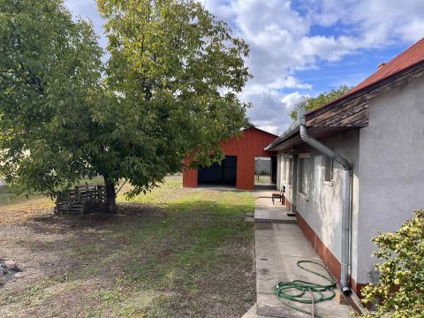 Eladó Ház 6200 Kiskőrös Eladó Kiskőrösön a Rákóczi F. utcában, egy felújított ház!!